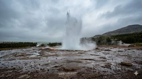 Долина гейзеров Строккюр (Strokkur), Водопад Гюдльфосс (Gullfoss), Скрытый голубой водопад Бруарфосс (Brúarfoss), Вечерний Рейкьявик (Reykjavík)